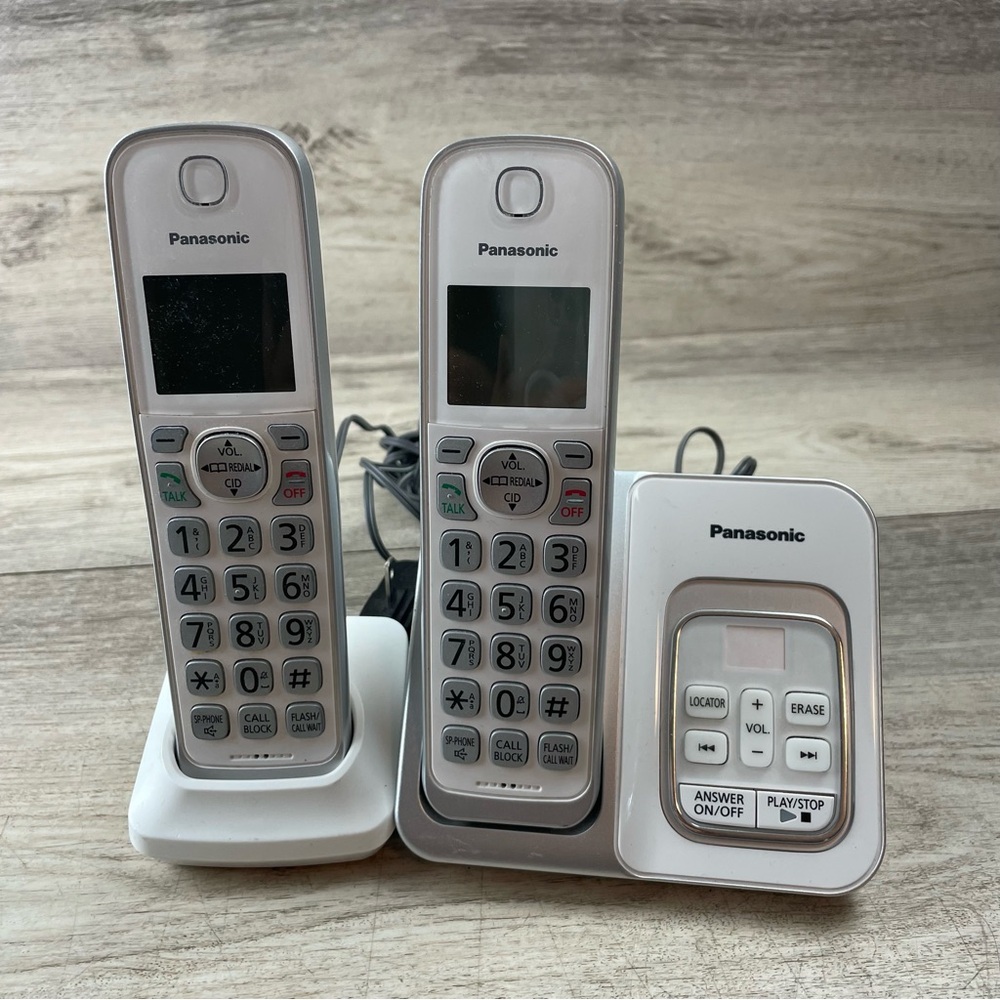 Panasonic - KX-TGD530 Expandable Cordless Phone System White Headset PNLC1077